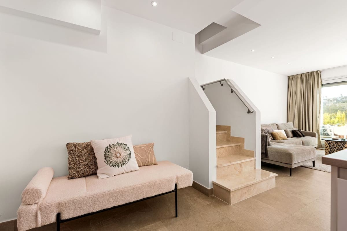 3 sypialnia Dom na sprzedaż w Estepona z basenem - 459 000 € (Ref: 9727648)