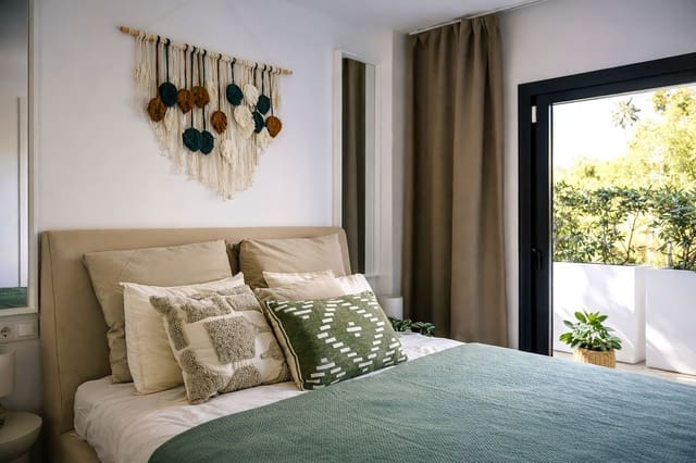2 chambre Appartement à vendre à Estepona avec piscine garage - 445 000 € (Ref: 9727649)