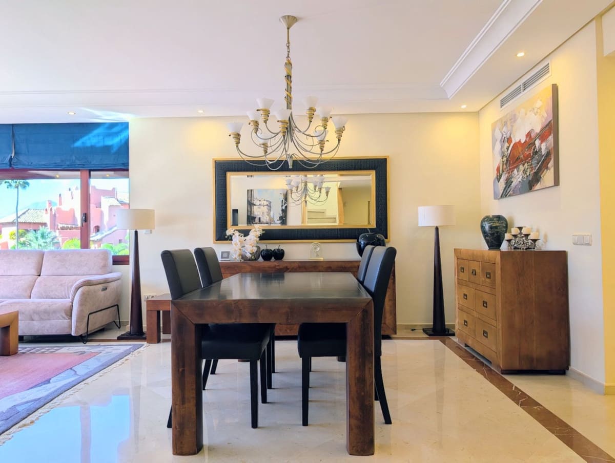 3 sovrum Takvåning till salu i Estepona med pool garage - 1 750 000 € (Ref: 9727650)