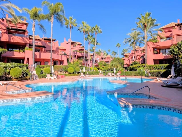 3 sovrum Takvåning till salu i Estepona med pool garage - 1 750 000 € (Ref: 9727650)