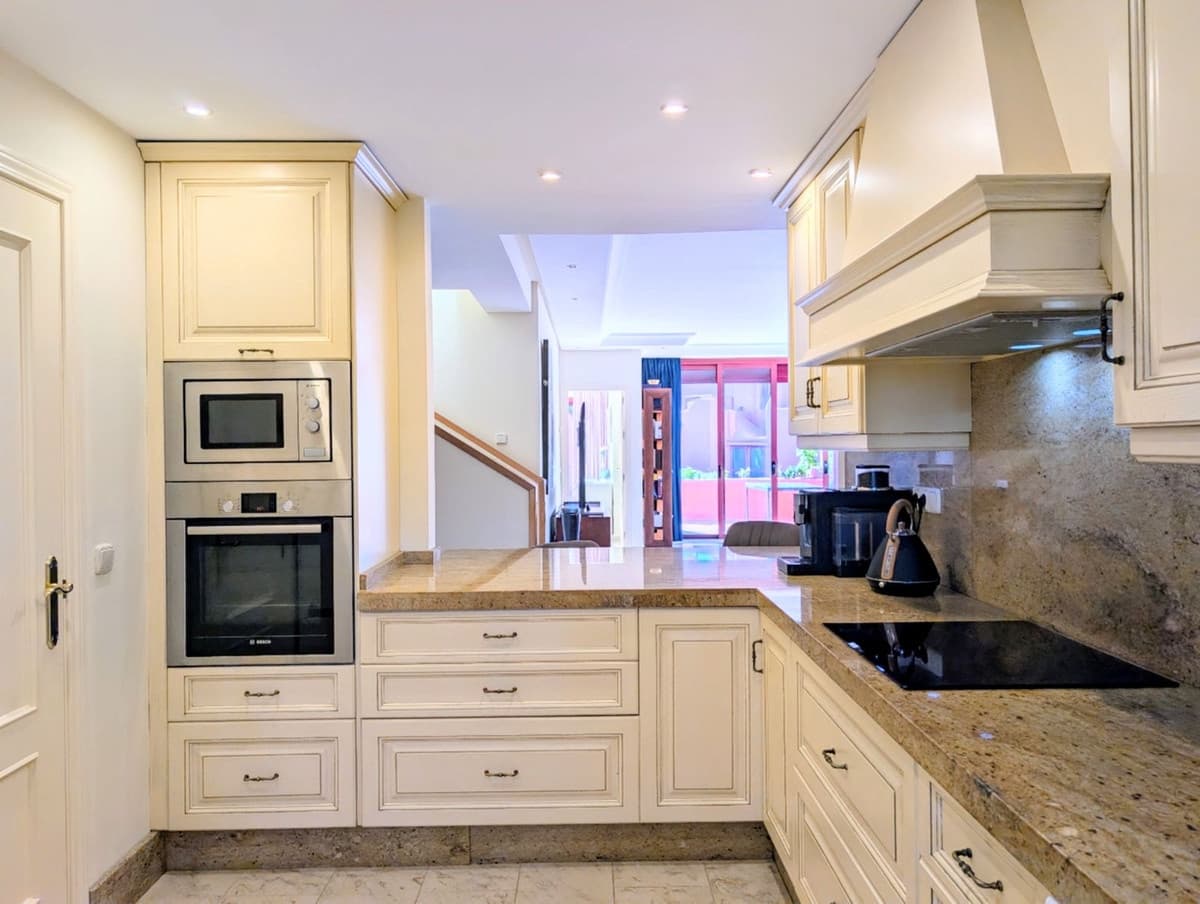 3 sovrum Takvåning till salu i Estepona med pool garage - 1 750 000 € (Ref: 9727650)