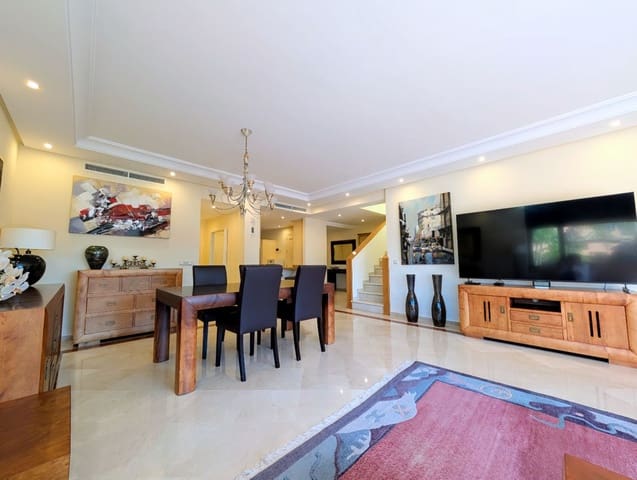 3 sovrum Takvåning till salu i Estepona med pool garage - 1 750 000 € (Ref: 9727650)