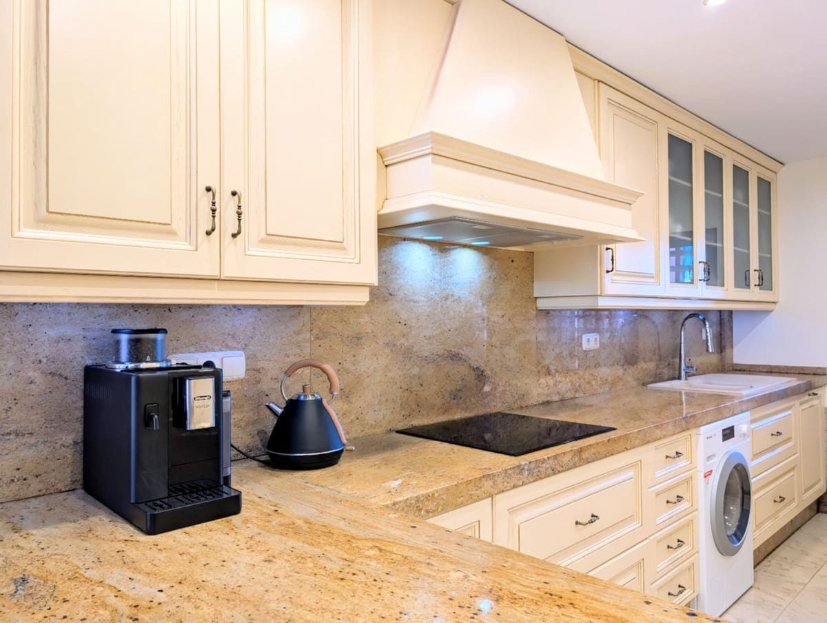 3 sovrum Takvåning till salu i Estepona med pool garage - 1 750 000 € (Ref: 9727650)