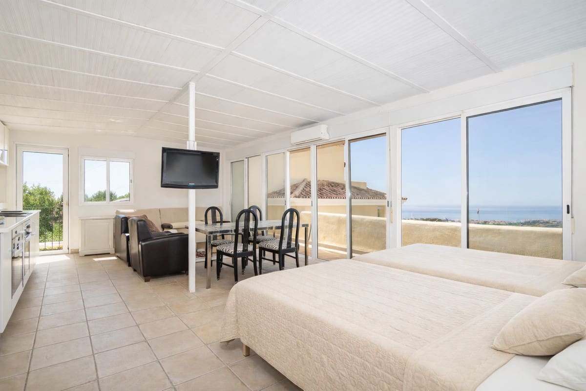 6 Zimmer Finca/Landgut zu verkaufen in Estepona mit Pool - 1.395.000 € (Ref: 9727671)