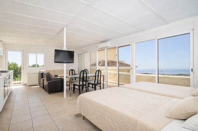 6 Zimmer Finca/Landgut zu verkaufen in Estepona mit Pool - 1.395.000 € (Ref: 9727671)