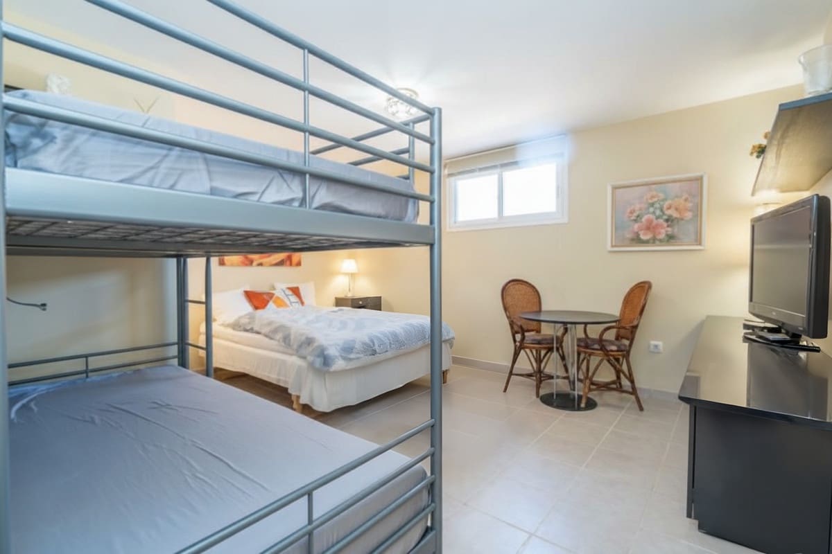 6 Zimmer Finca/Landgut zu verkaufen in Estepona mit Pool - 1.395.000 € (Ref: 9727671)