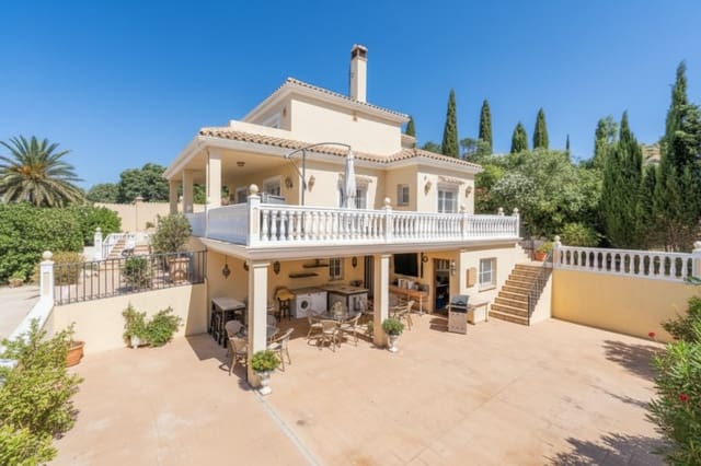 6 Zimmer Finca/Landgut zu verkaufen in Estepona mit Pool - 1.395.000 € (Ref: 9727671)