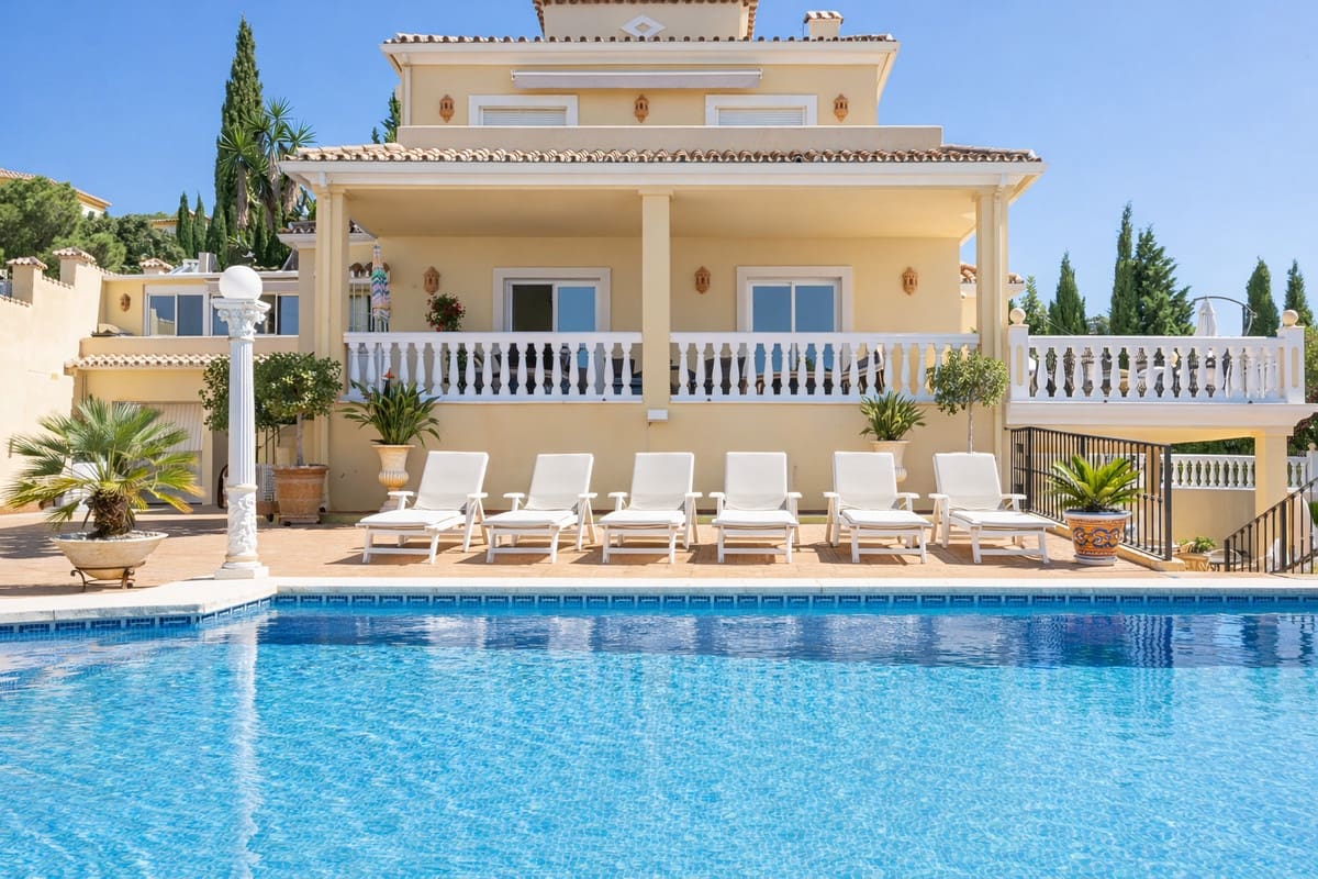 6 Zimmer Finca/Landgut zu verkaufen in Estepona mit Pool - 1.395.000 € (Ref: 9727671)