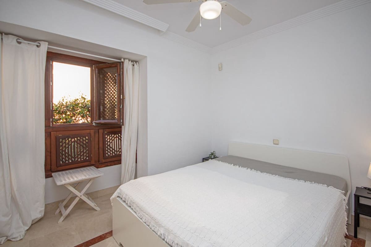 4 sypialnia Dom na sprzedaż w Riviera del Sol z basenem garażem - 565 000 € (Ref: 9729460)