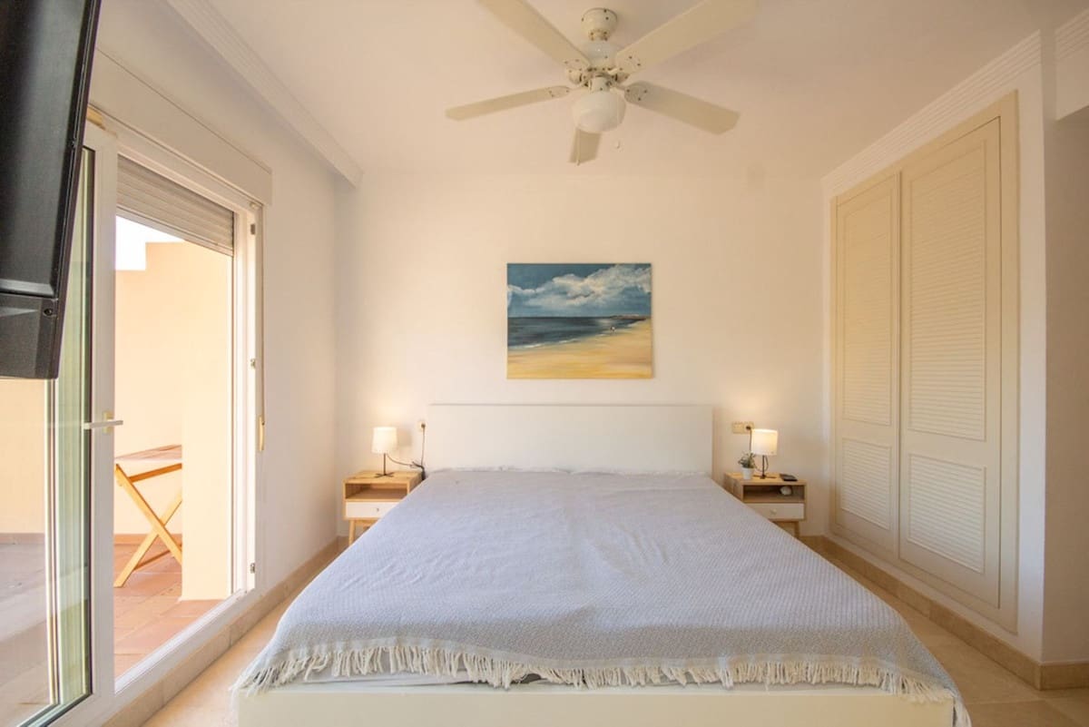 4 sypialnia Dom na sprzedaż w Riviera del Sol z basenem garażem - 565 000 € (Ref: 9729460)