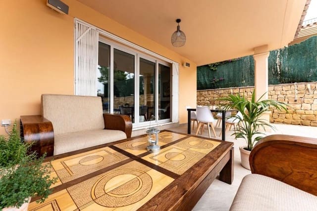 4 sypialnia Dom na sprzedaż w Riviera del Sol, Mijas z basenem garażem - 565 000 € (Ref: 9729460)