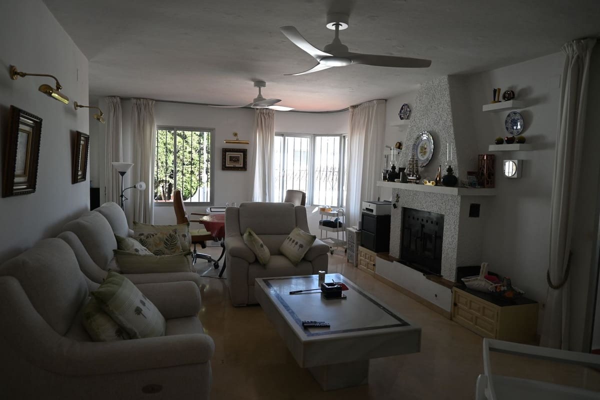 4 Zimmer Villa zu verkaufen in Mijas mit Pool Garage - 605.000 € (Ref: 9729538)