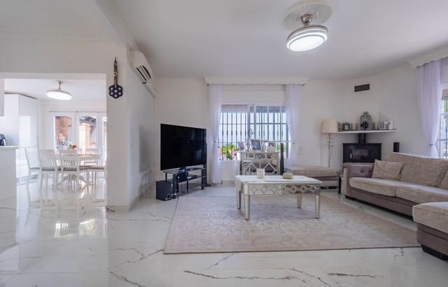 3 sypialnia Willa na sprzedaż w Coín z basenem garażem - 599 000 € (Ref: 9729539)