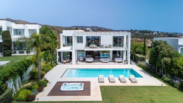 5 bedroom Villa for sale in Santa Clara, Marbella with pool garage - € 3,800,000 (Ref: 9729573)