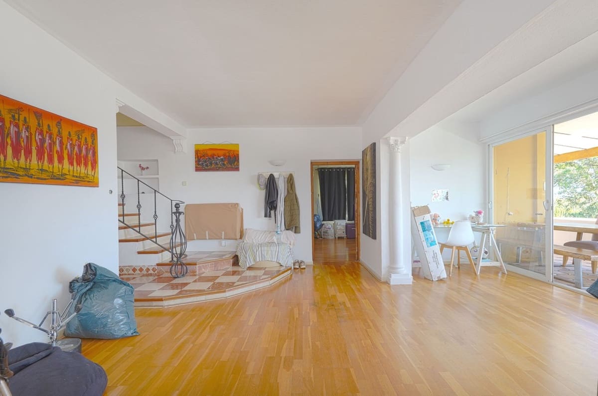 6 Zimmer Villa zu verkaufen in Guadalmina mit Pool Garage - 1.140.000 € (Ref: 9729574)