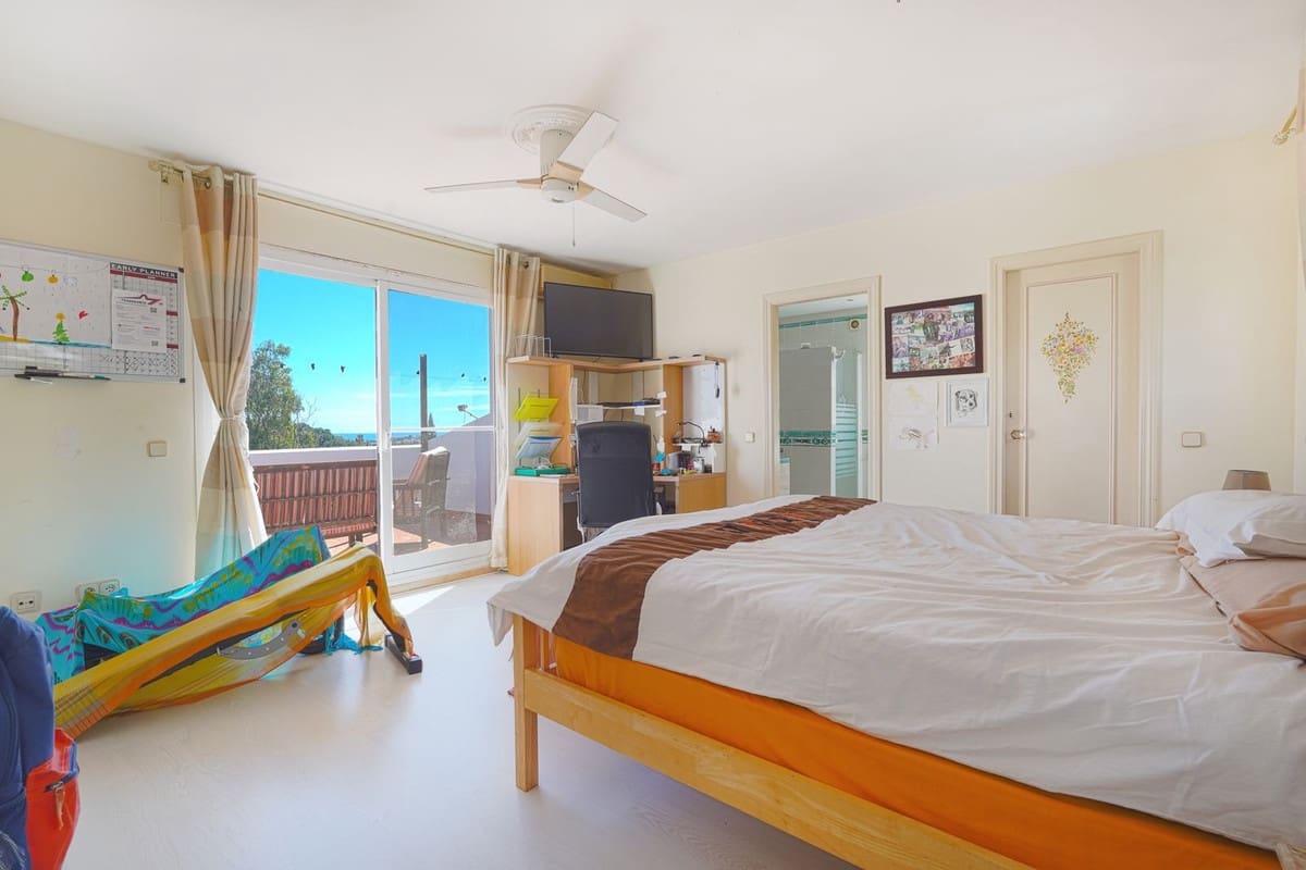 6 Zimmer Villa zu verkaufen in Guadalmina mit Pool Garage - 1.140.000 € (Ref: 9729574)