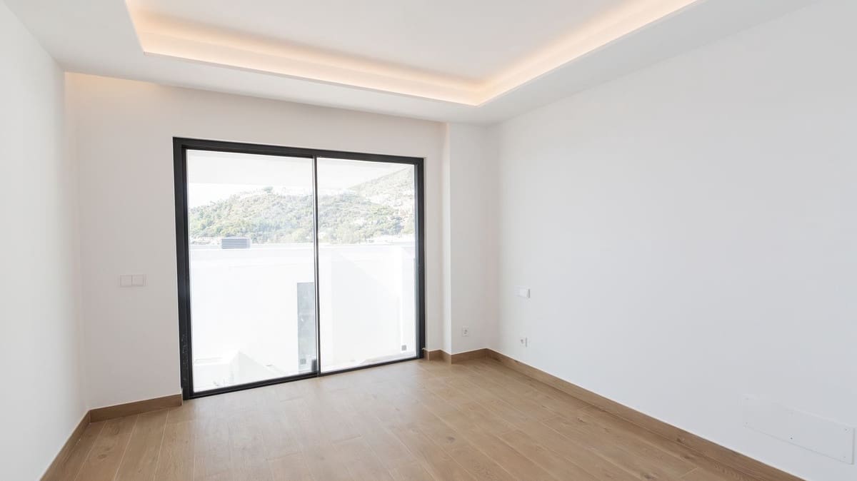 4 soveværelse Villa til salg i Benalmadena med swimmingpool garage - € 1.899.000 (Ref: 9729576)