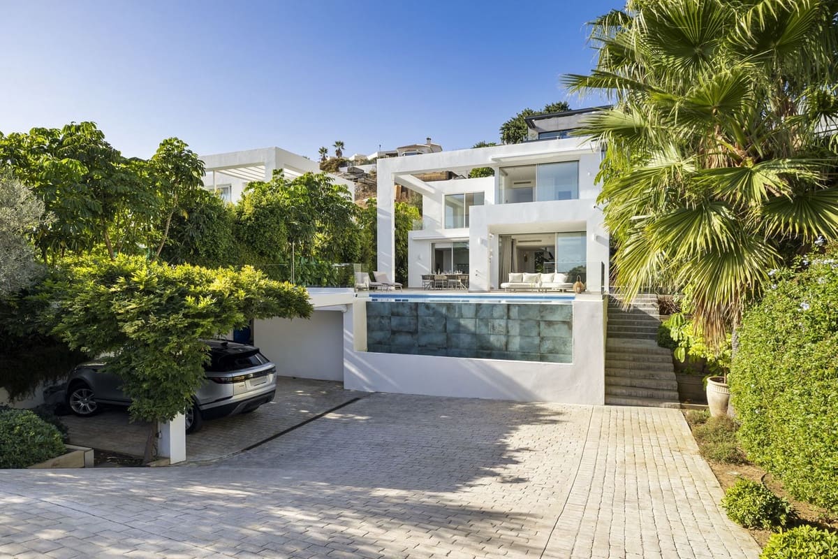 3 bedroom Villa for sale in Mijas with pool garage - € 1,300,000 (Ref: 9729579)