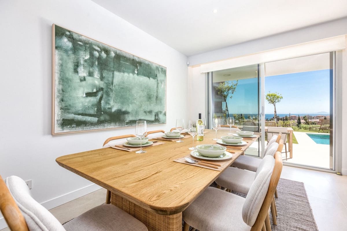 Casa de 4 habitaciones en Estepona en venta con piscina garaje - 1.375.000 € (Ref: 9731374)