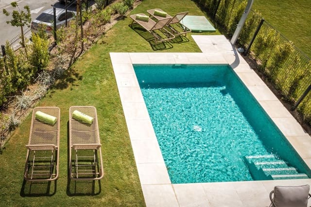 4 bedroom Townhouse for sale in Estepona with pool garage - € 1,375,000 (Ref: 9731374)