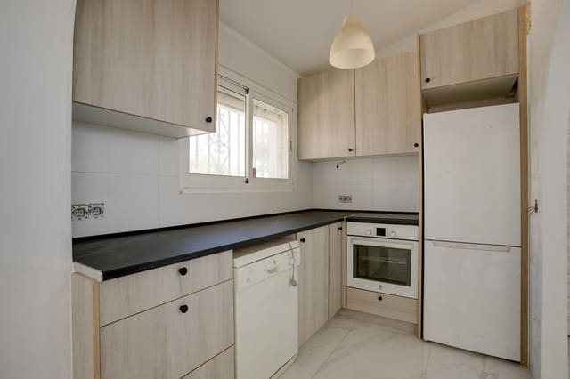 3 makuuhuone Huvila myytävänä paikassa Estepona mukana uima-altaan - 1 100 000 € (Ref: 9731376)