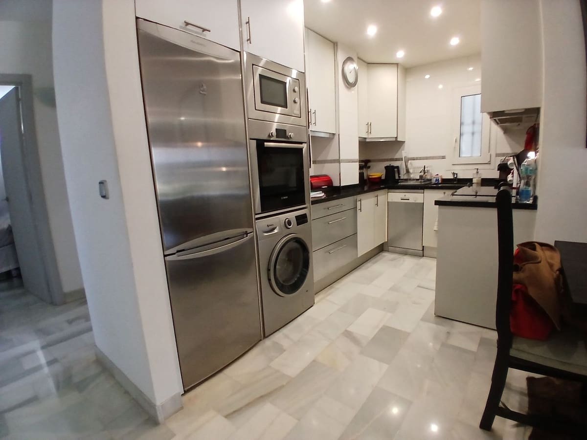 3 bedroom Apartment for sale in Calahonda with pool garage - € 495,000 (Ref: 9743987)