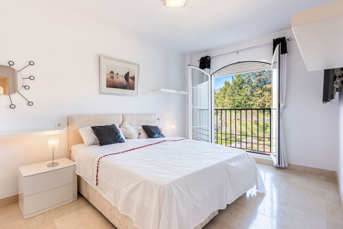 Ático de 3 habitaciones en Los Arqueros en venta con piscina garaje - 695.000 € (Ref: 9743991)