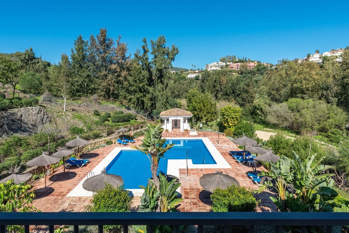 Ático de 3 habitaciones en Los Arqueros en venta con piscina garaje - 695.000 € (Ref: 9743991)