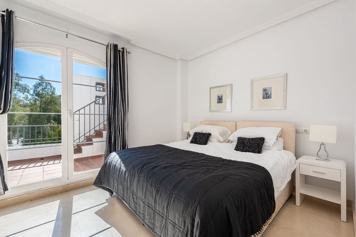 Ático de 3 habitaciones en Los Arqueros en venta con piscina garaje - 695.000 € (Ref: 9743991)