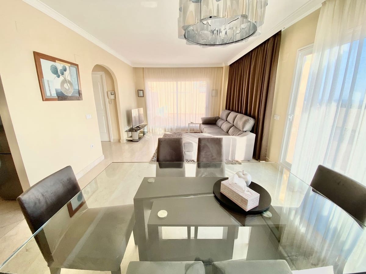 3 quarto Penthouse para venda em Elviria com piscina garagem - 645 000 € (Ref: 9771912)