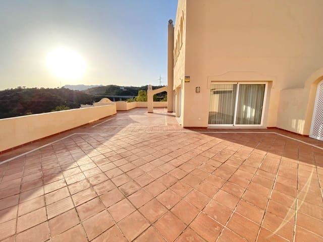 3 quarto Penthouse para venda em Elviria, Marbella com piscina garagem - 645 000 € (Ref: 9771912)