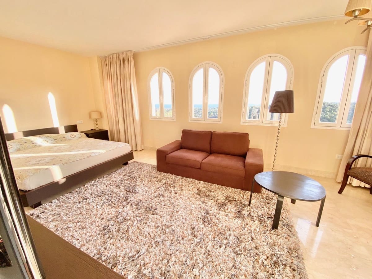 3 quarto Penthouse para venda em Elviria com piscina garagem - 645 000 € (Ref: 9771912)
