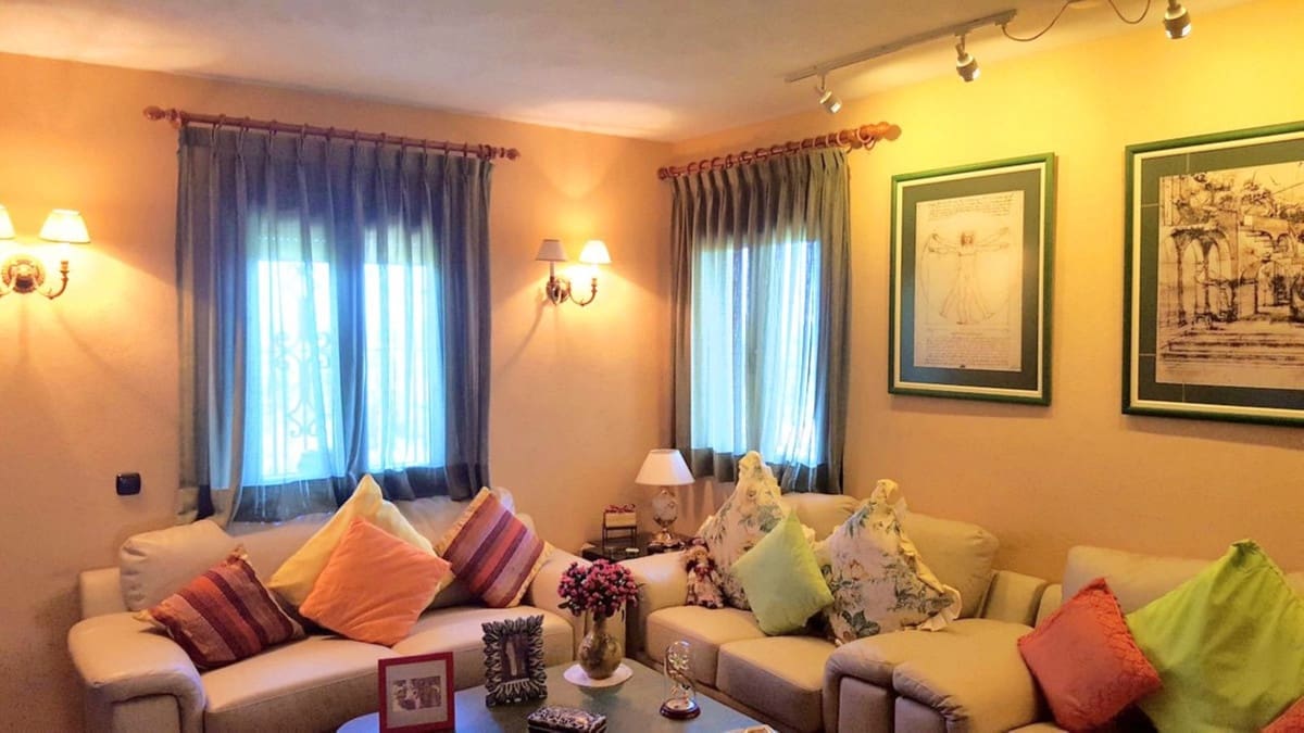 5 bedroom Villa for sale in Estepona with pool garage - € 2,300,000 (Ref: 9776841)