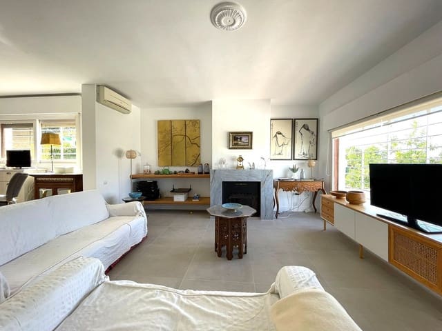 4 sypialnia Willa na sprzedaż w Estepona z basenem garażem - 1 856 000 € (Ref: 9776842)