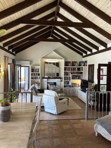 4 bedroom Villa for sale in Atalaya-Isdabe, Estepona with pool garage - € 1,695,000 (Ref: 9776843)