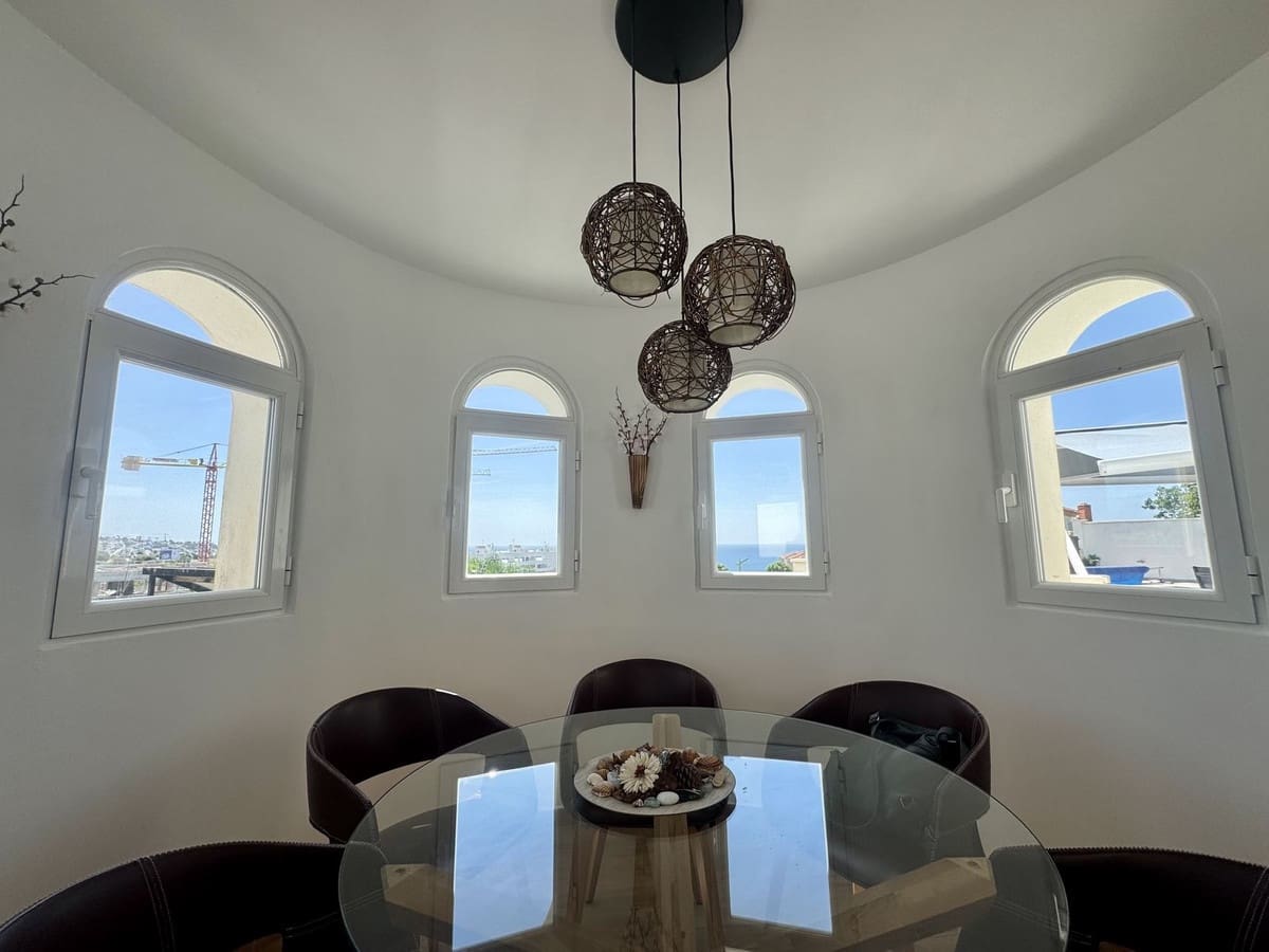 4 sypialnia Willa na sprzedaż w Estepona z basenem garażem - 1 149 000 € (Ref: 9776844)