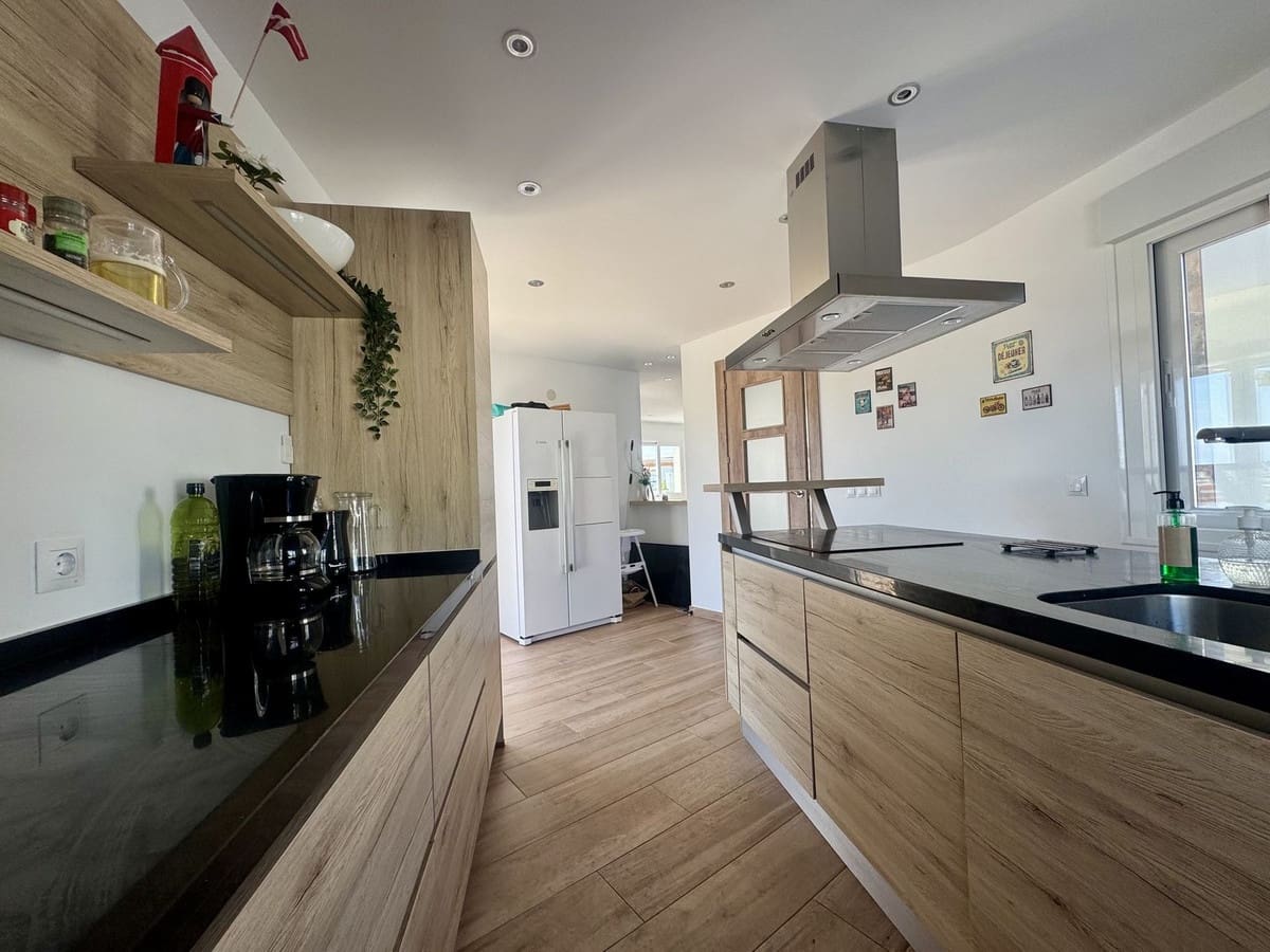 4 sypialnia Willa na sprzedaż w Estepona z basenem garażem - 1 149 000 € (Ref: 9776844)