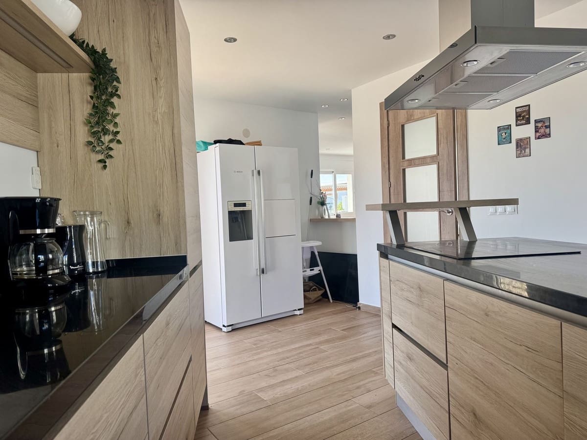 4 sypialnia Willa na sprzedaż w Estepona z basenem garażem - 1 149 000 € (Ref: 9776844)