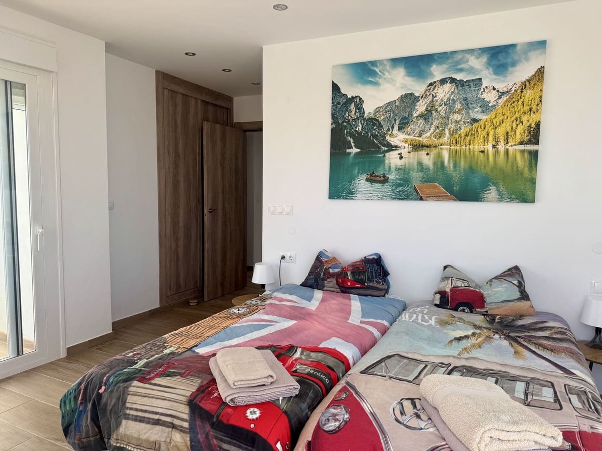 4 sypialnia Willa na sprzedaż w Estepona z basenem garażem - 1 149 000 € (Ref: 9776844)