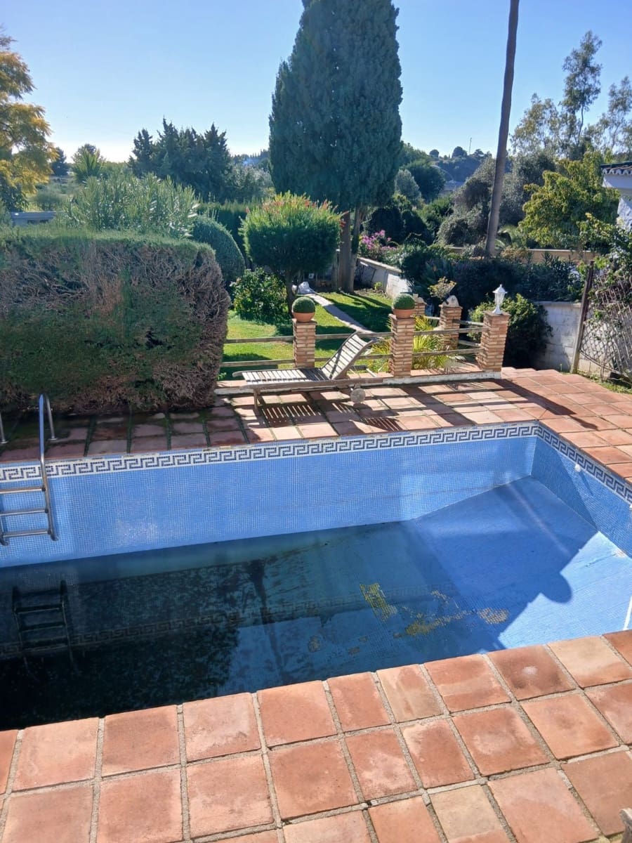 3 soverom Villa til salgs i El Padron med svømmebasseng garasje - € 690 000 (Ref: 9776846)