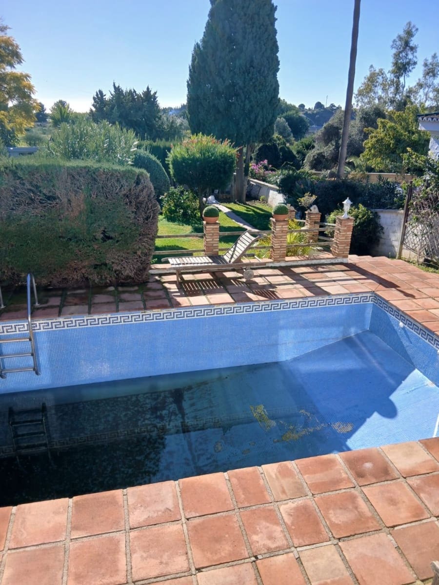 3 soverom Villa til salgs i El Padron med svømmebasseng garasje - € 690 000 (Ref: 9776846)