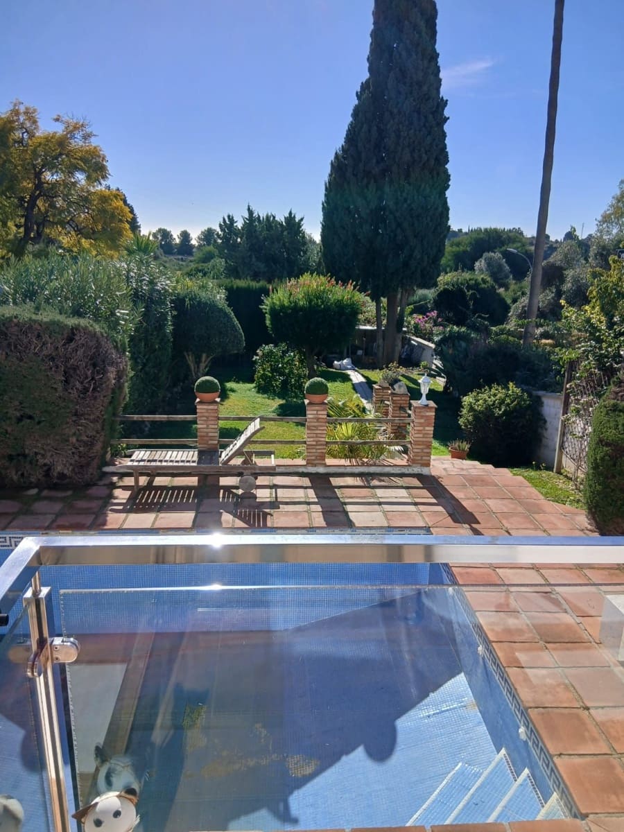 3 soverom Villa til salgs i El Padron med svømmebasseng garasje - € 690 000 (Ref: 9776846)