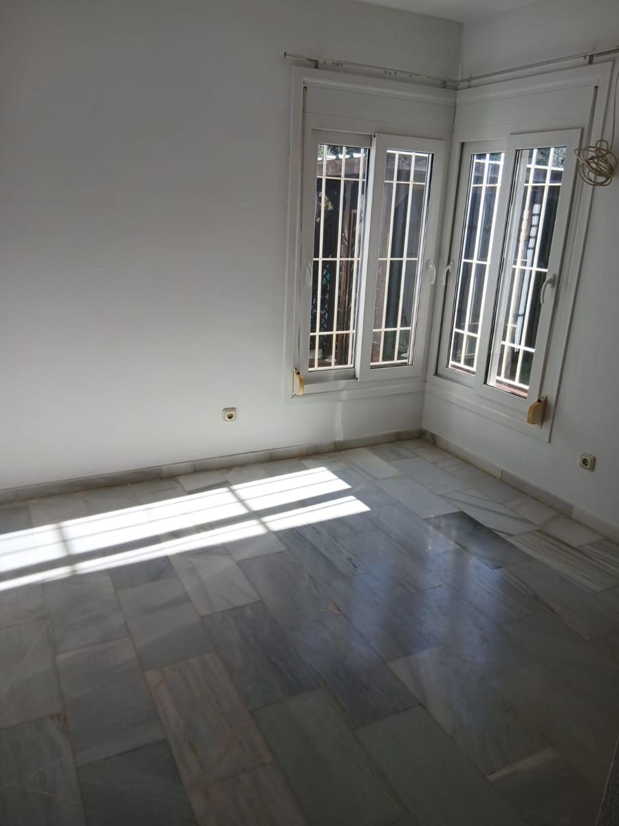 3 soverom Villa til salgs i El Padron med svømmebasseng garasje - € 690 000 (Ref: 9776846)