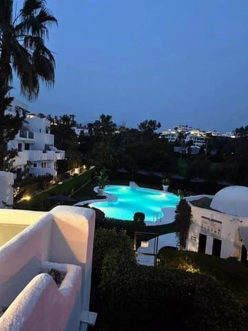 2 chambre Appartement à vendre à Selwo, Estepona avec piscine garage - 380 000 € (Ref: 9776996)