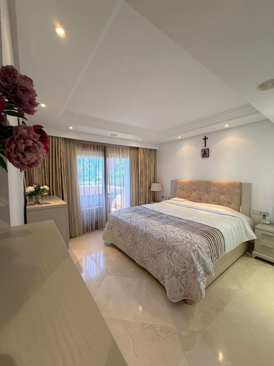 3 Zimmer Apartment zu verkaufen in New Golden Mile mit Pool Garage - 1.200.000 € (Ref: 9777154)