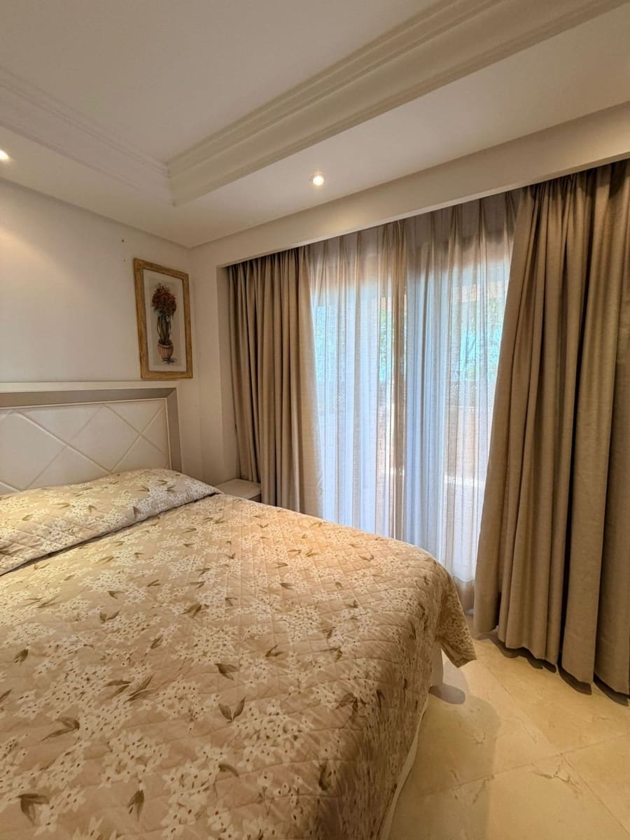 3 sypialnia Apartament na sprzedaż w New Golden Mile z basenem garażem - 1 200 000 € (Ref: 9777155)