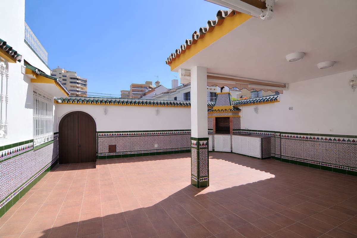 3 soveværelse Villa til salg i Fuengirola med swimmingpool garage - € 1.200.000 (Ref: 9778778)