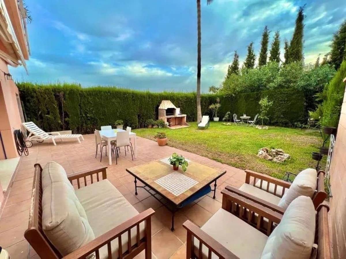 5 chambre Maison de Ville à vendre à Nueva Andalucia avec piscine garage - 918 000 € (Ref: 9778779)