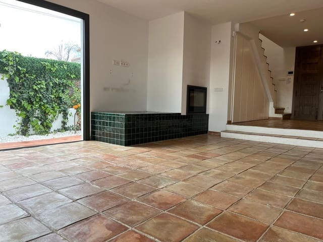 3 sypialnia Willa na sprzedaż w Marbella z basenem garażem - 1 680 000 € (Ref: 9778784)