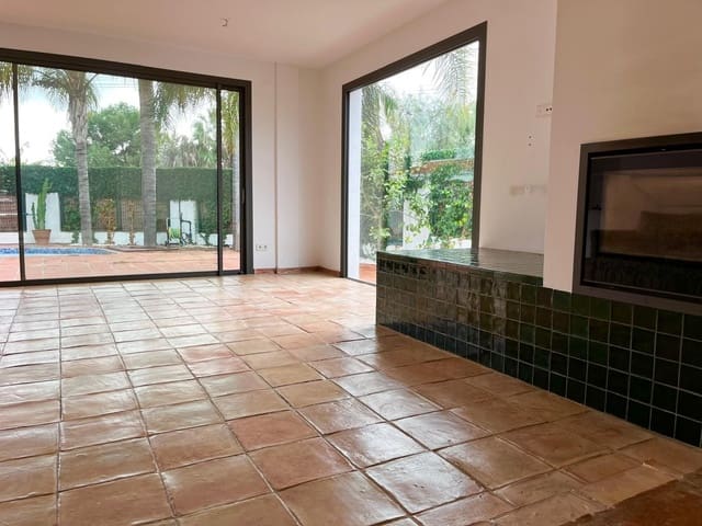 3 sypialnia Willa na sprzedaż w Marbella z basenem garażem - 1 680 000 € (Ref: 9778784)